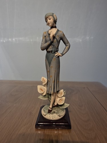 Capodimonte figurine lily - figurine,