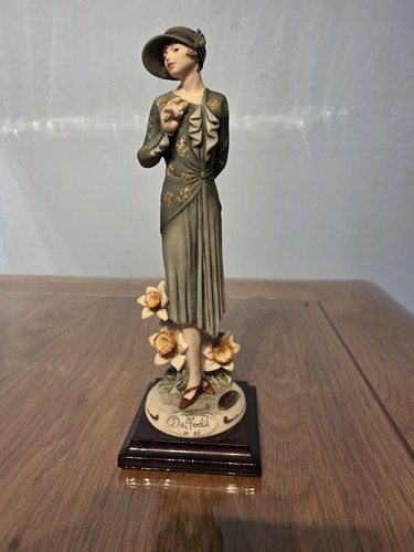 Capodimonte figurine daffodil - capodimonte,
