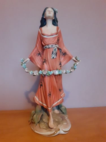 Capodimonte female - capodimonte,